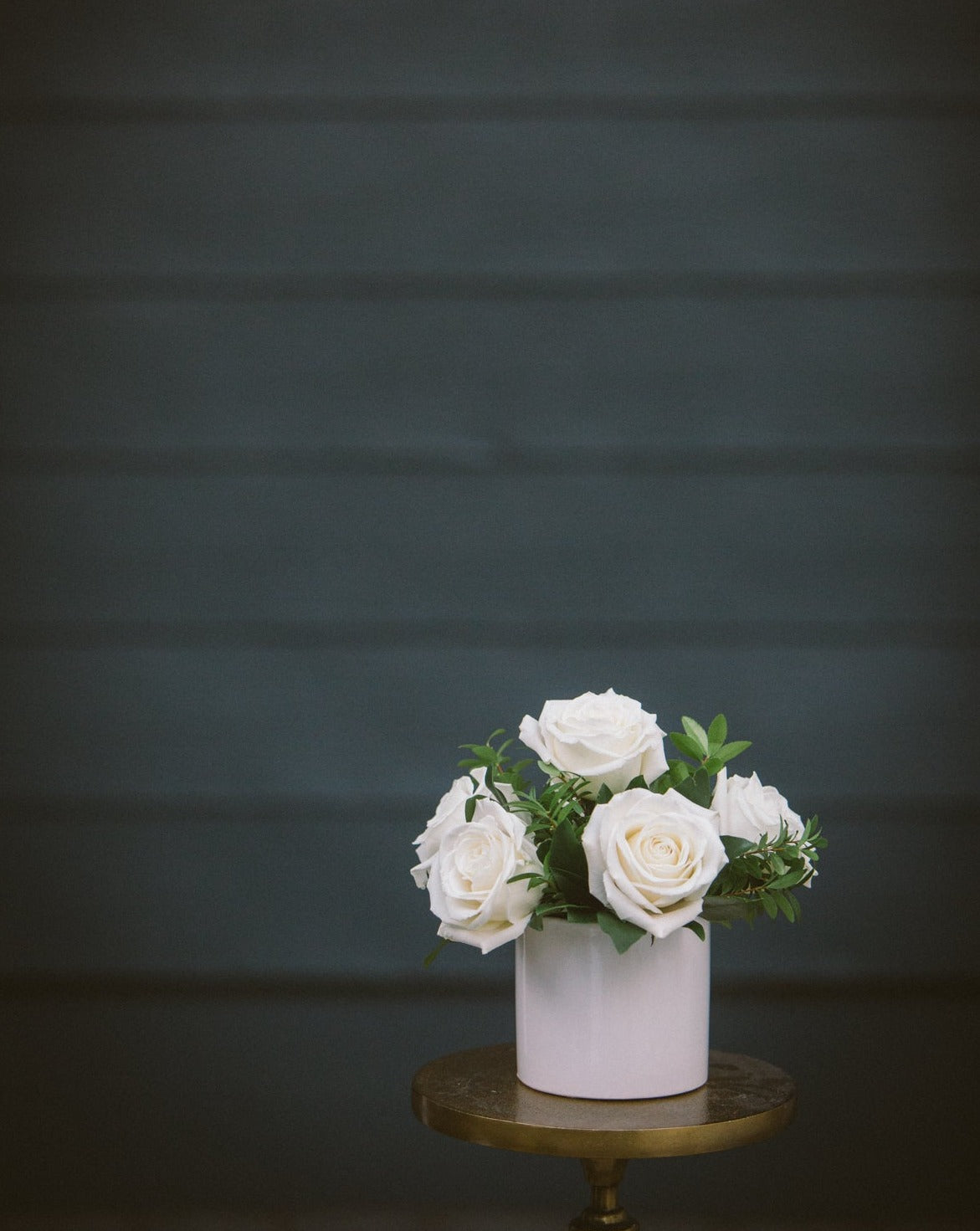 Dozen White Roses in Vase – Fleurish Flower Shop